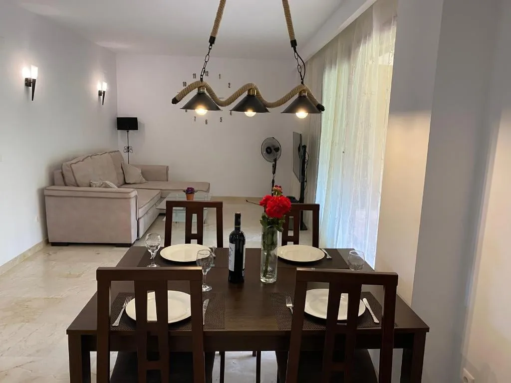 Living room and kitchen — Parque Recoleta, Punta Prima