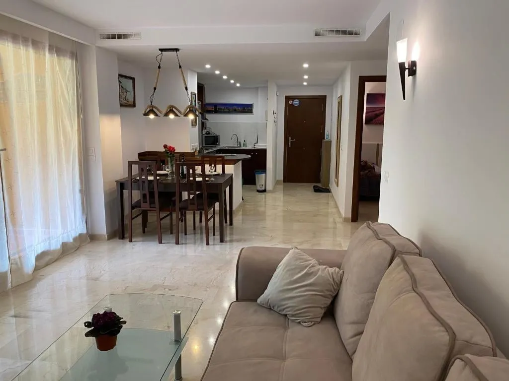 Living room and kitchen — Parque Recoleta, Punta Prima